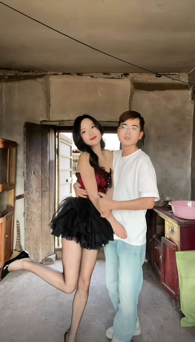 Cuốc giao hàng định mệnh khiến cuộc đời nam shipper sinh năm 2002 đảo chiều- Ảnh 1. Cuốc giao hàng định mệnh khiến cuộc đời nam shipper sinh năm 2002 đảo chiều- Ảnh 1.