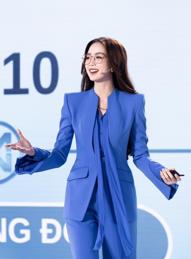 Cô mọt sách quê Cần Thơ có nhan sắc số 1 lục địa: Hào quang học bá toả sáng mọi khung hình- Ảnh 3. Cô mọt sách quê Cần Thơ có nhan sắc số 1 lục địa: Hào quang học bá toả sáng mọi khung hình- Ảnh 3.