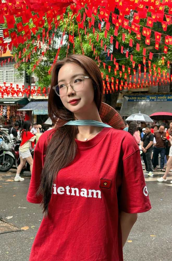 Cô mọt sách quê Cần Thơ có nhan sắc số 1 lục địa: Hào quang học bá toả sáng mọi khung hình- Ảnh 12. Cô mọt sách quê Cần Thơ có nhan sắc số 1 lục địa: Hào quang học bá toả sáng mọi khung hình- Ảnh 12.