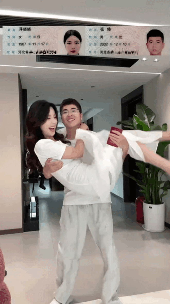 Cuốc giao hàng định mệnh khiến cuộc đời nam shipper sinh năm 2002 đảo chiều- Ảnh 6. Cuốc giao hàng định mệnh khiến cuộc đời nam shipper sinh năm 2002 đảo chiều- Ảnh 6.