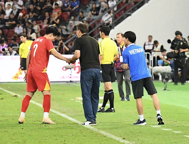 Phỏng vấn nóng ngôi sao sáng nhất U22 Việt Nam - Đình Bắc: "Vô địch trên đất Thái sướng không gì bằng!"- Ảnh 4.