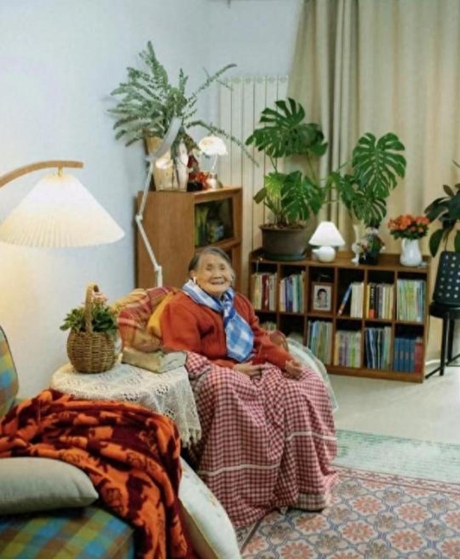 Lặng người trước ngôi nhà của cụ bà 92 tuổi: Tự chăm sóc mình, già đi thanh thản, không phiền hà con cháu- Ảnh 2. Lặng người trước ngôi nhà của cụ bà 92 tuổi: Tự chăm sóc mình, già đi thanh thản, không phiền hà con cháu- Ảnh 2.