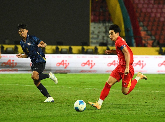 Phỏng vấn nóng ngôi sao sáng nhất U22 Việt Nam - Đình Bắc: "Vô địch trên đất Thái sướng không gì bằng!"- Ảnh 8.