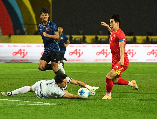 Phỏng vấn nóng ngôi sao sáng nhất U22 Việt Nam - Đình Bắc: "Vô địch trên đất Thái sướng không gì bằng!"- Ảnh 13.