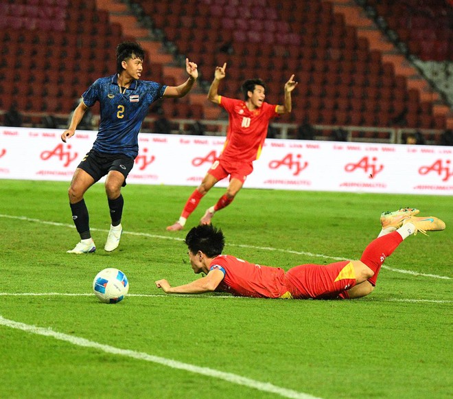 Phỏng vấn nóng ngôi sao sáng nhất U22 Việt Nam - Đình Bắc: "Vô địch trên đất Thái sướng không gì bằng!"- Ảnh 16.