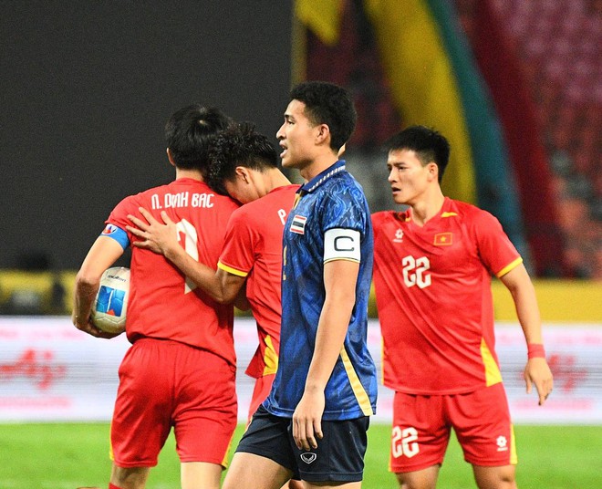 Phỏng vấn nóng ngôi sao sáng nhất U22 Việt Nam - Đình Bắc: "Vô địch trên đất Thái sướng không gì bằng!"- Ảnh 18.