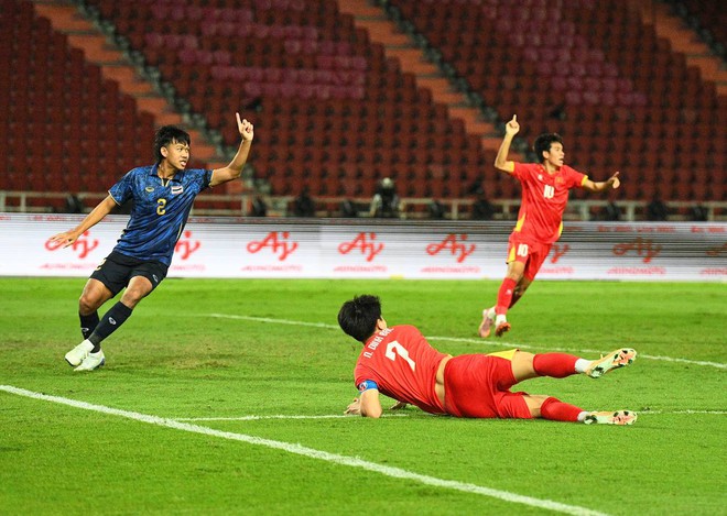 Phỏng vấn nóng ngôi sao sáng nhất U22 Việt Nam - Đình Bắc: "Vô địch trên đất Thái sướng không gì bằng!"- Ảnh 17.