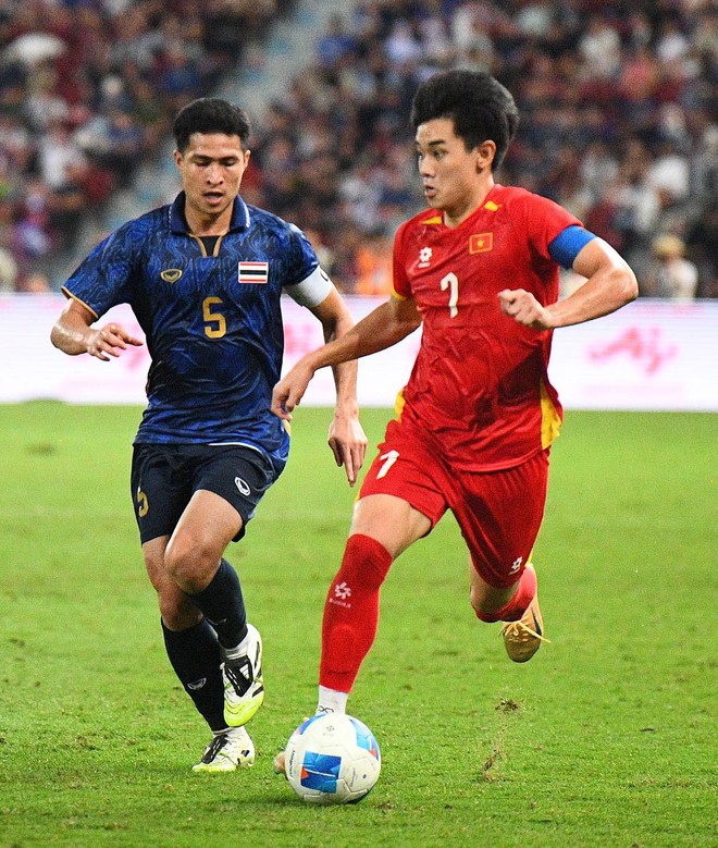 Phỏng vấn nóng ngôi sao sáng nhất U22 Việt Nam - Đình Bắc: "Vô địch trên đất Thái sướng không gì bằng!"- Ảnh 10.