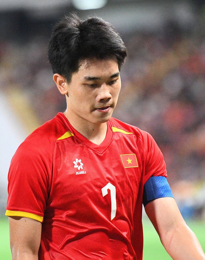 Phỏng vấn nóng ngôi sao sáng nhất U22 Việt Nam - Đình Bắc: "Vô địch trên đất Thái sướng không gì bằng!"- Ảnh 25.