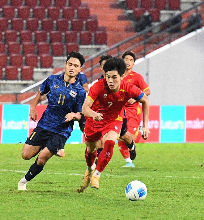 Phỏng vấn nóng ngôi sao sáng nhất U22 Việt Nam - Đình Bắc: "Vô địch trên đất Thái sướng không gì bằng!"- Ảnh 11.