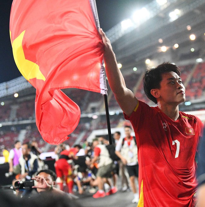 Phỏng vấn nóng ngôi sao sáng nhất U22 Việt Nam - Đình Bắc: "Vô địch trên đất Thái sướng không gì bằng!"- Ảnh 2.