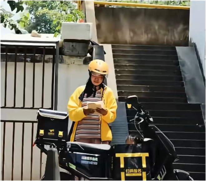 3 ca phẫu thuật, 9 đợt hóa trị, 12 lần xạ trị: Phía sau hình ảnh nữ shipper bỏ con gái vào thùng giao đồ- Ảnh 1. 3 ca phẫu thuật, 9 đợt hóa trị, 12 lần xạ trị: Phía sau hình ảnh nữ shipper bỏ con gái vào thùng giao đồ- Ảnh 1.