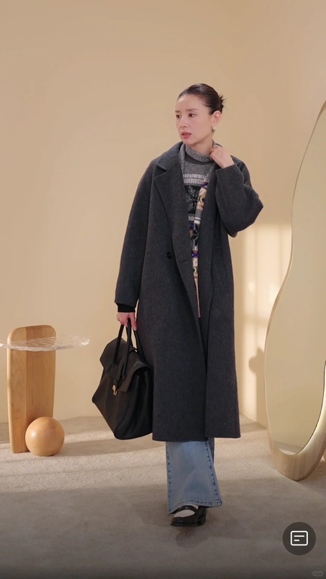 Xem Đổng Khiết livestream: Khi bán hàng trở thành một liệu pháp "chữa lành" và đẳng cấp mới của những quý cô lắm tiền- Ảnh 4. Xem Đổng Khiết livestream: Khi bán hàng trở thành một liệu pháp "chữa lành" và đẳng cấp mới của những quý cô lắm tiền- Ảnh 4.