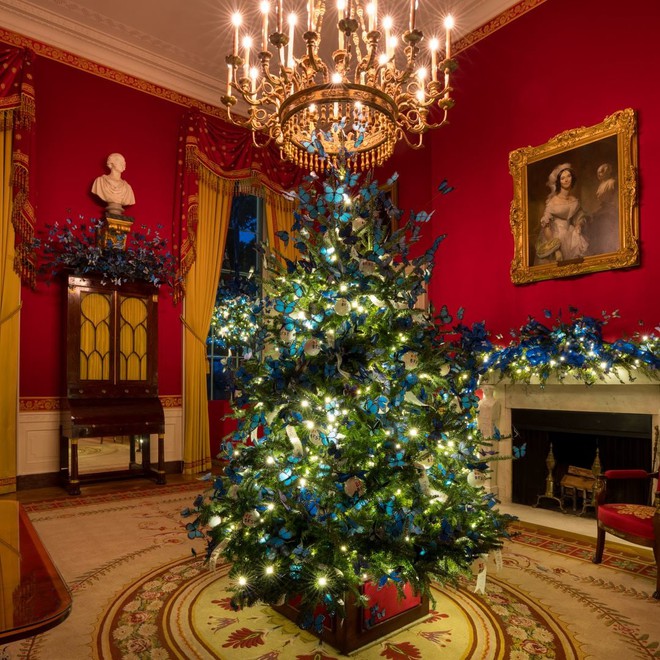 Vì sao trang trí Giáng sinh của Melania Trump năm nay được gọi là “thật sự đặc biệt”?- Ảnh 3. Vì sao trang trí Giáng sinh của Melania Trump năm nay được gọi là “thật sự đặc biệt”?- Ảnh 3.