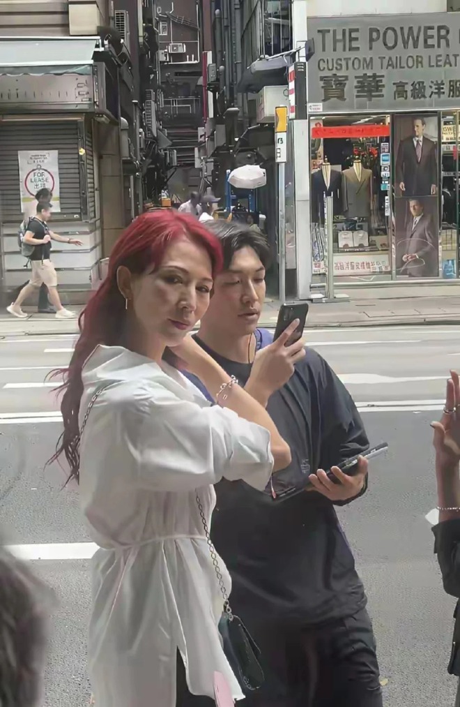 Á hậu làm nhân tình cho đại gia hơn 20 tuổi nay nhan sắc tàn tạ, hốc hác không thể tin- Ảnh 2. Á hậu làm nhân tình cho đại gia hơn 20 tuổi nay nhan sắc tàn tạ, hốc hác không thể tin- Ảnh 2.