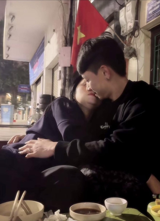 Hương Giang quấn quýt bên "người đàn ông lạ" tại khu nghỉ dưỡng ở Lào- Ảnh 5.