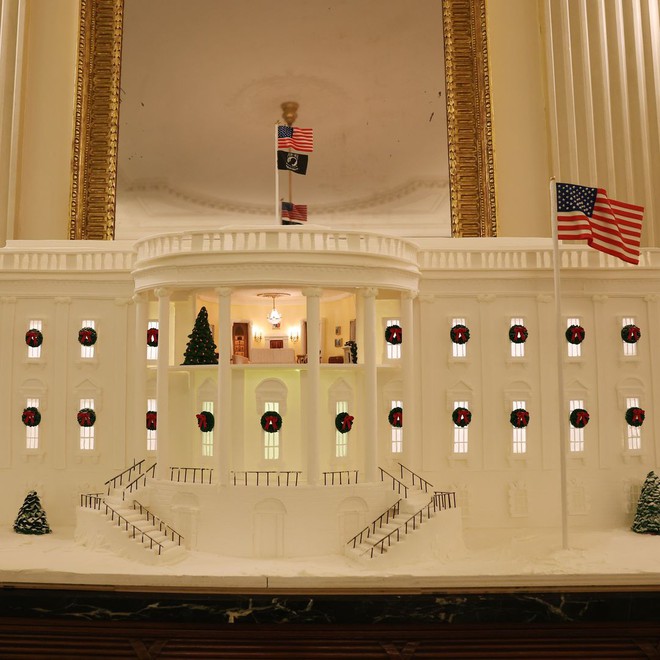 Vì sao trang trí Giáng sinh của Melania Trump năm nay được gọi là “thật sự đặc biệt”?- Ảnh 8. Vì sao trang trí Giáng sinh của Melania Trump năm nay được gọi là “thật sự đặc biệt”?- Ảnh 8.