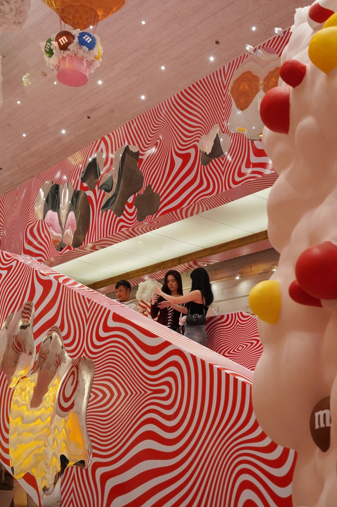 Cận cảnh quán cà phê Giáng sinh 200k/giờ ở TP.HCM, đáng thì thấy đáng nhưng trải nghiệm thì thật sự chưa xứng!- Ảnh 23. Cận cảnh quán cà phê Giáng sinh 200k/giờ ở TP.HCM, đáng thì thấy đáng nhưng trải nghiệm thì thật sự chưa xứng!- Ảnh 23.