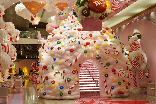 Cận cảnh quán cà phê Giáng sinh 200k/giờ ở TP.HCM, đáng thì thấy đáng nhưng trải nghiệm thì thật sự chưa xứng!- Ảnh 1. Cận cảnh quán cà phê Giáng sinh 200k/giờ ở TP.HCM, đáng thì thấy đáng nhưng trải nghiệm thì thật sự chưa xứng!- Ảnh 1.