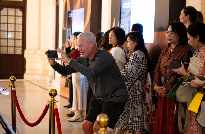 Cơ hội cuối để vào Nhà Hát Lớn Hà Nội trước khi đóng cửa 2 năm: Trải nghiệm có 1-0-2 tại công trình 115 tuổi- Ảnh 5.