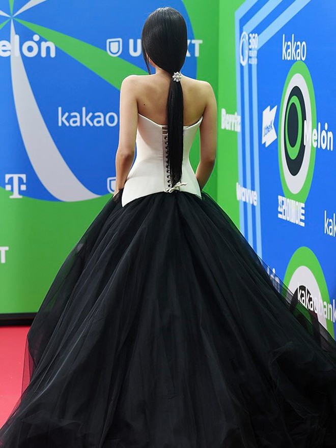 Jennie quyết l&agrave;m c&ocirc; d&acirc;u, &ldquo;qu&eacute;t sạch&rdquo; MMA sau 7 năm- Ảnh 4.