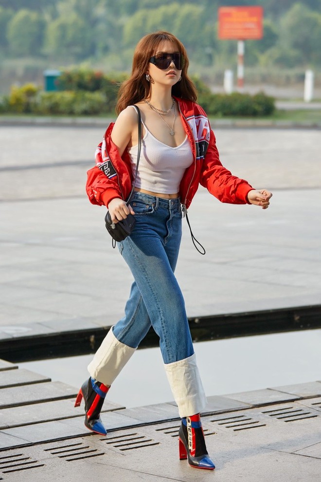 Ngọc Trinh đi đầu trend "trạm tỷ" từ 10 năm trước: Nhìn body và dàn đồ hiệu đủ thấy nể- Ảnh 1.