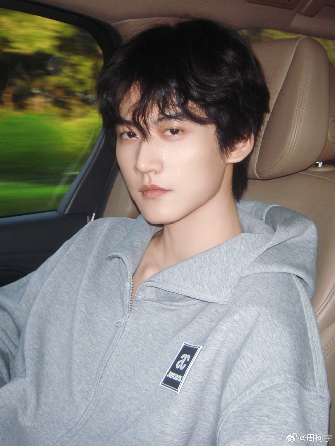 "Phi công 2K2" khiến Dương Mịch đá bạn trai thiếu gia, Trần Nghiên Hy phải giăng lưới tình- Ảnh 2.