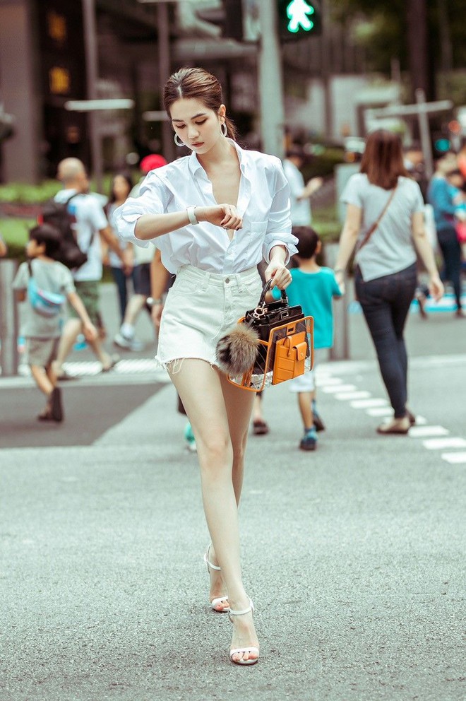 Ngọc Trinh đi đầu trend "trạm tỷ" từ 10 năm trước: Nhìn body và dàn đồ hiệu đủ thấy nể- Ảnh 10.