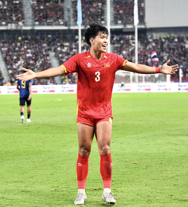 Tuyển thủ U22 Việt Nam gây sốt vì 