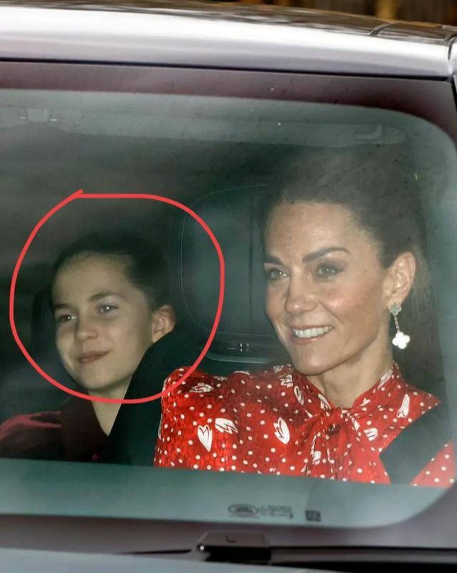 Đây là "vũ khí bí mật" khiến Công chúa Charlotte vượt xa cả anh trai George- Ảnh 5.