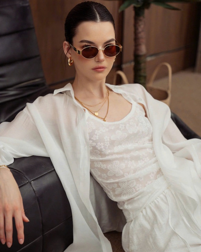 Sát Tết, hiện tượng local brand làm biến tướng áo dài lại xuất hiện: Giải thích thế nào cũng khó chấp nhận!- Ảnh 4.