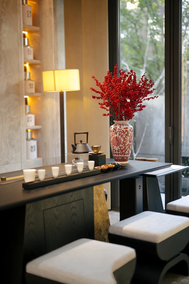 Bí kíp cắm đào đông đỏ chơi bền xuyên Tết 2026: Loài "trân châu đỏ" giúp gia chủ vượng khí, đỏ vận cả năm- Ảnh 5.