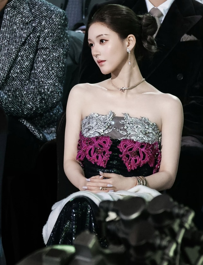 Không ai bênh được Triệu Lộ Tư: Cố tới đâu vẫn mờ nhạt trước 1 mỹ nhân?- Ảnh 9.