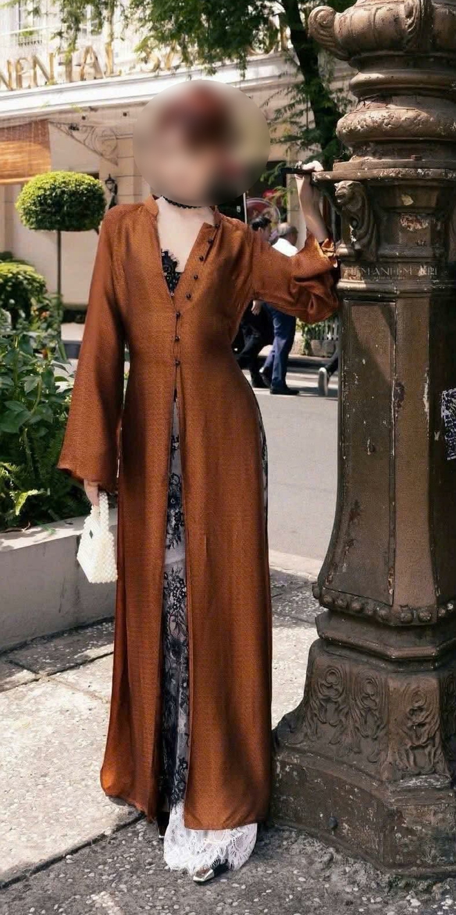 Lại thêm một mẫu áo dài Tết dấy lên "thị phi" khắp MXH: "Cách tân" hay "phản cảm"???- Ảnh 6.