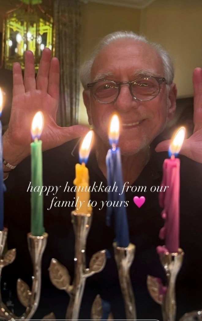 Con trai cả thẳng tay "đoạn tuyệt" cha mẹ, nàng dâu tỷ phú chốt hạ một câu khiến ai cũng xót xa thay cho Victoria- Ảnh 2.