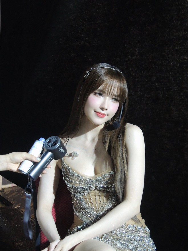 Diện mạo khác lạ của Thiều Bảo Trâm- Ảnh 5.