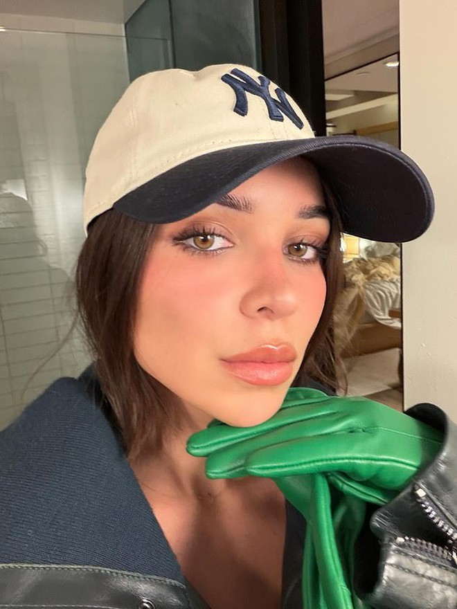 Người hưởng lợi “đậm” nhất giữa drama nhà Beckham: Không phải Victoria hay tiểu thư nhà tỷ phú, mà là cô gái này!- Ảnh 3.