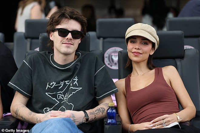 Người hưởng lợi “đậm” nhất giữa drama nhà Beckham: Không phải Victoria hay tiểu thư nhà tỷ phú, mà là cô gái này!- Ảnh 6.