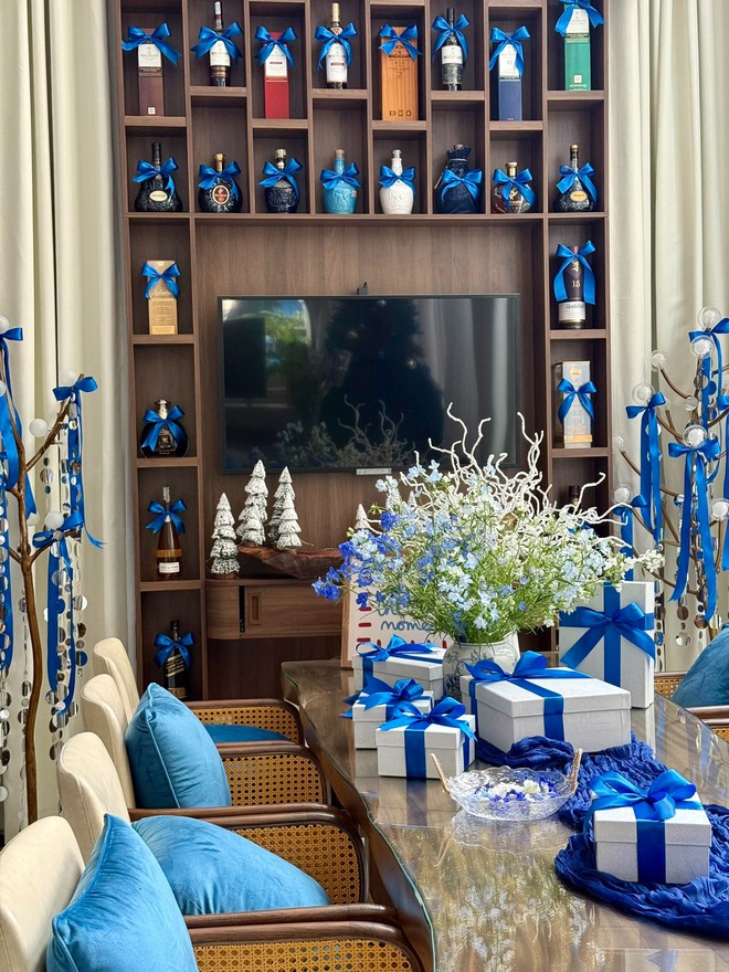 Mỹ nhân "win chặt" đường đua Noel: Tự tay trang trí biệt thự 1000m² đẹp chấn động thị giác- Ảnh 7.