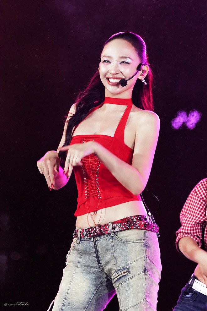 Tóc Tiên chơi Giáng Sinh đỉnh nhất Vbiz, xứng danh nữ hoàng gợi cảm!- Ảnh 15.
