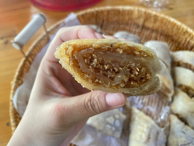 Không phải lòng lợn, cũng chẳng có thịt, bánh "ruột heo" có gì mà người sành ăn bảo là đỉnh cao của sự mộc mạc?- Ảnh 6.