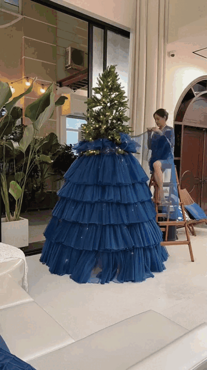 Mỹ nhân "win chặt" đường đua Noel: Tự tay trang trí biệt thự 1000m² đẹp chấn động thị giác- Ảnh 6.