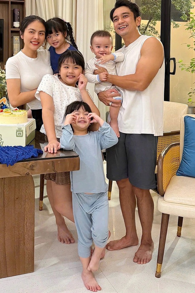 Mỹ nhân "win chặt" đường đua Noel: Tự tay trang trí biệt thự 1000m² đẹp chấn động thị giác- Ảnh 2.