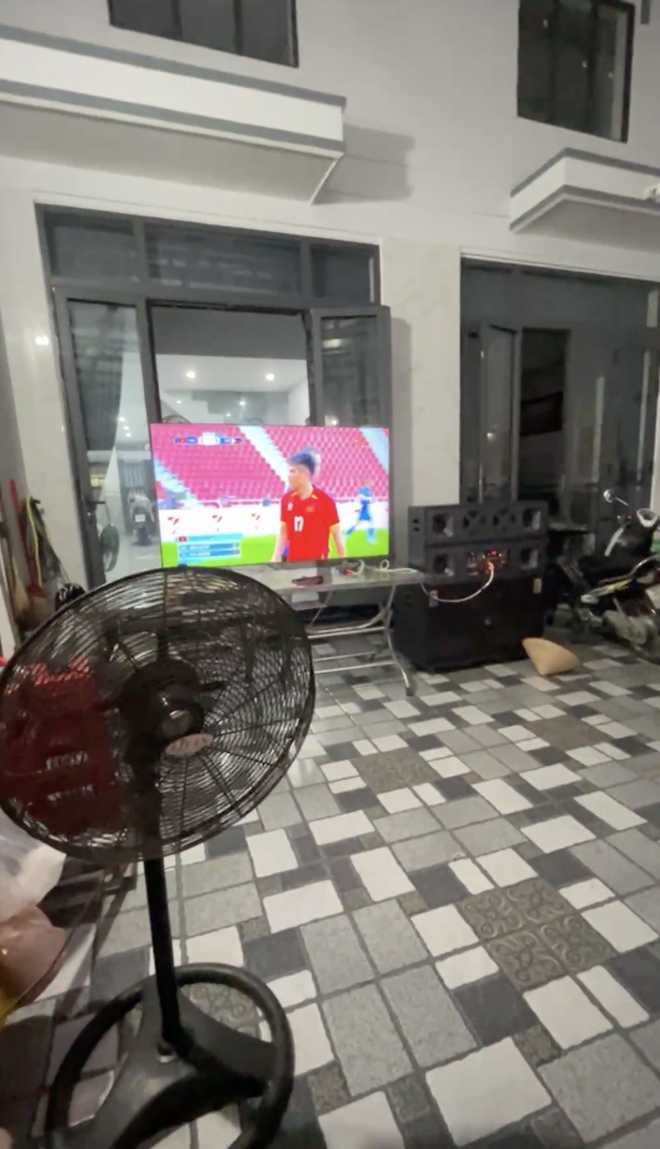 Xôn xao bức ảnh Phí Thanh Thảo về quê Lý Đức, nam cầu thủ lộ cơ ngơi hoành tráng ở Tây Ninh- Ảnh 6.