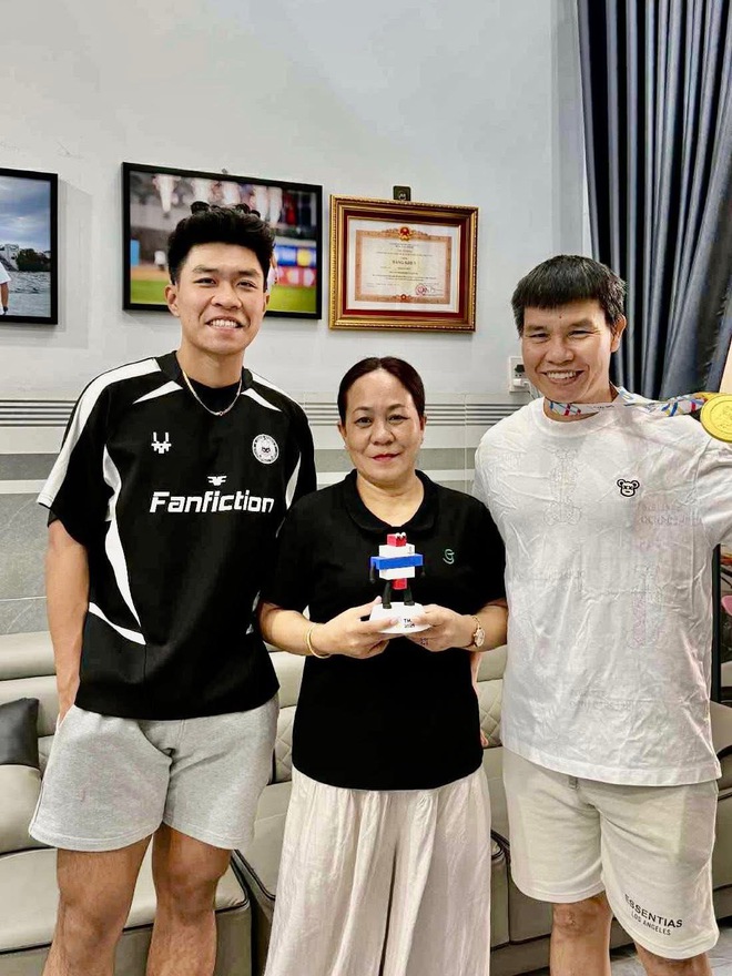 Xôn xao bức ảnh Phí Thanh Thảo về quê Lý Đức, nam cầu thủ lộ cơ ngơi hoành tráng ở Tây Ninh- Ảnh 9.