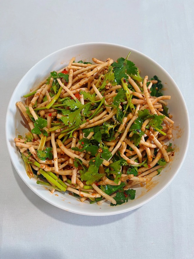 Bao năm ăn loại rau này toàn bỏ rễ, ai ngờ đấy lại là "cực phẩm", trộn chua cay ăn một lần là nghiện- Ảnh 6.