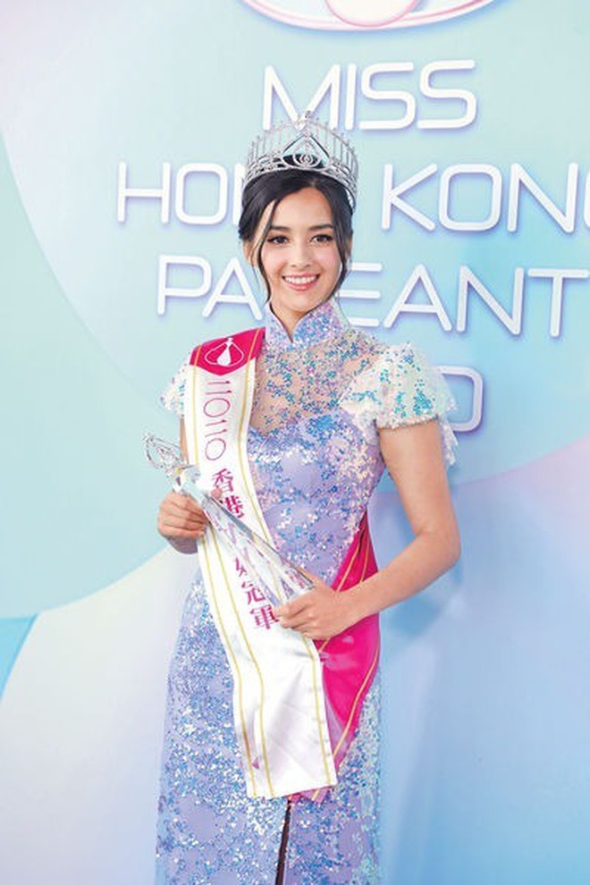 Bắt gặp Hoa hậu D. đẹp nhất showbiz hôn mãnh liệt trai đẹp ngành quảng cáo, thấy mà đỏ hết cả mặt- Ảnh 9.