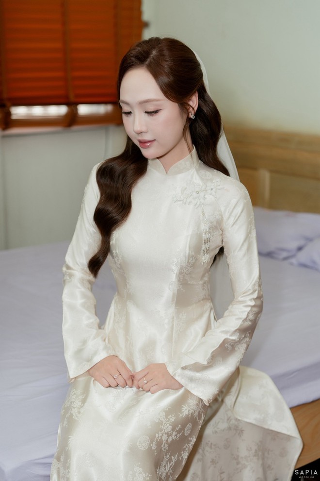 Visual sáng bừng của nữ thạc sĩ cưới thủ môn U23 Việt Nam- Ảnh 3.