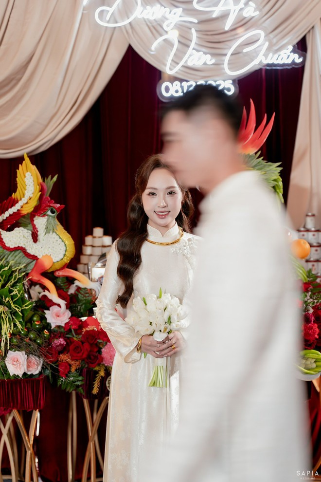 Visual sáng bừng của nữ thạc sĩ cưới thủ môn U23 Việt Nam- Ảnh 5.