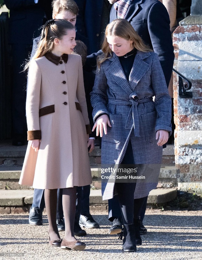 "Công chúa hạt dẻ" nhà Kate: Charlotte 10 tuổi khí chất ngút ngàn, diện đồ "Old Money" chuẩn người thừa kế sáng giá- Ảnh 25.